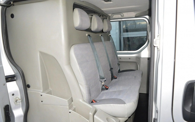 Renault Trafic cena 28900 przebieg: 278000, rok produkcji 2007 z Hrubieszów małe 379
